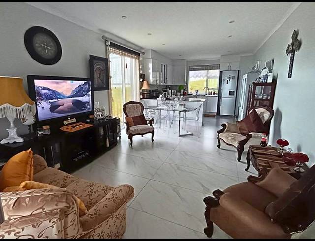 2 BEDROOM APARTMENT FOR SALE IN PINNACLE POINT GOLF ESTATE